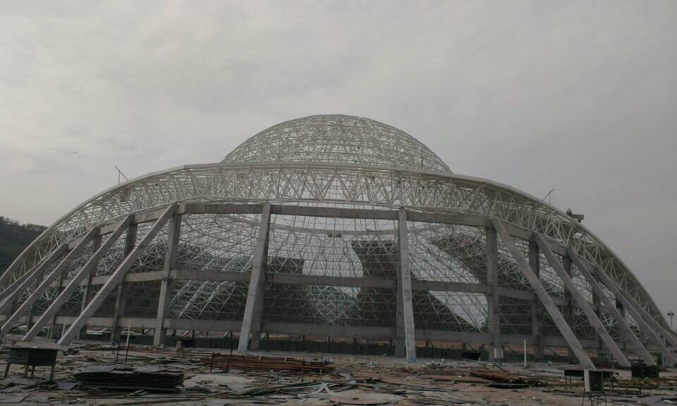 阿里体育场馆网架工程